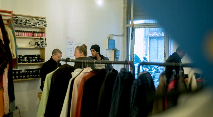Foto: https://khoracollective.org/freeshop